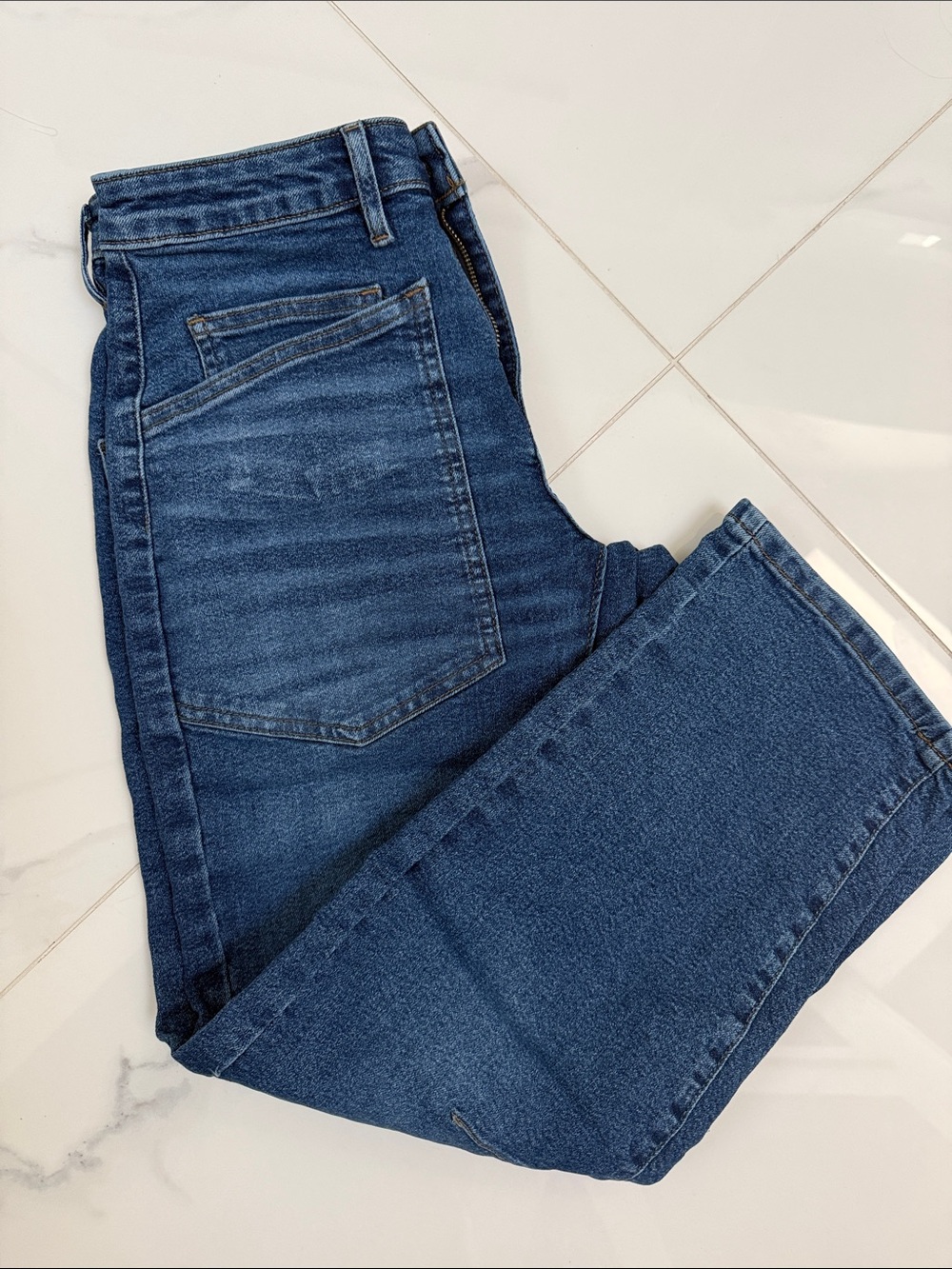 Women’s BCBG Barrel Jeans - Picture 4 of 4
